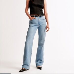 Abercrombie 90s Relaxed High Rise Jean
